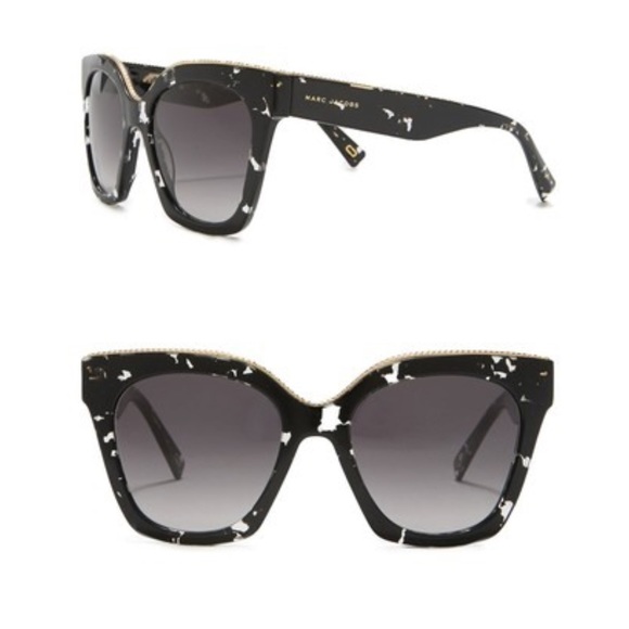 Marc Jacobs Accessories - 💯AUTHENTIC Marc Jacobs 52mm twist square